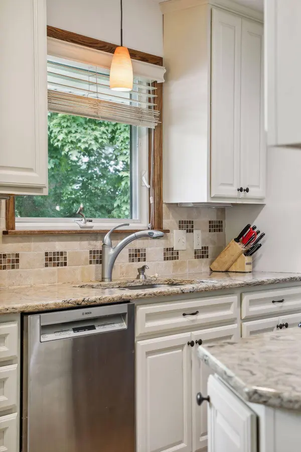 3103 Leyland TRL, Woodbury, MN 55125