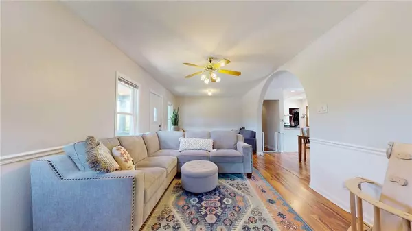 3620 Rollins Avenue, Des Moines, IA 50312