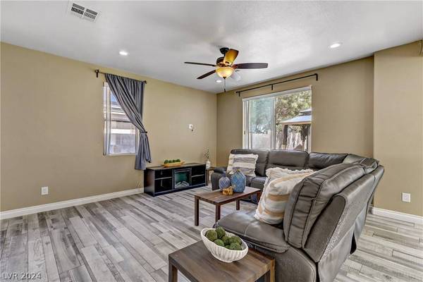 8809 Square Knot Avenue, Las Vegas, NV 89143