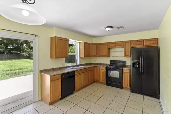 1013 Woodbury Pl, Cantonment, FL 32533