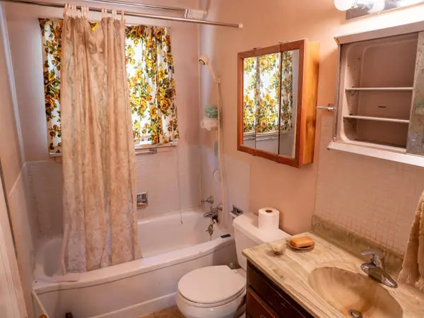 15621 E Valleyway Ave, Veradale, WA 99037