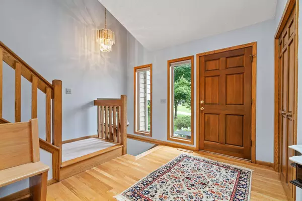 7209 W 114th ST, Bloomington, MN 55438