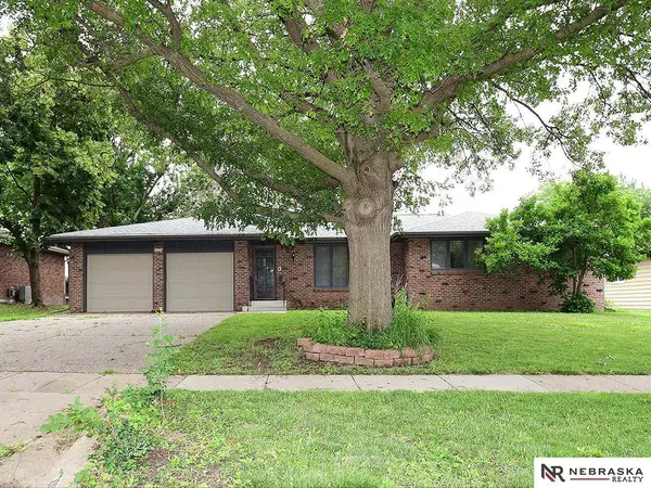 2111 Canterbury Lane, Lincoln, NE 68512