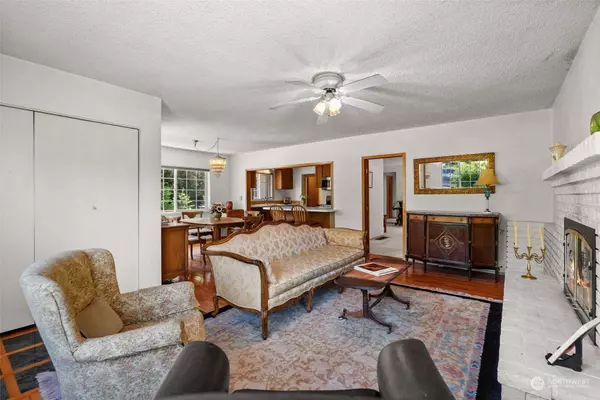 410 Steilacoom ST, Steilacoom, WA 98388