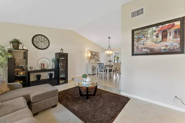 7798 S Nemec DR, Lake Clarke Shores, FL 33406