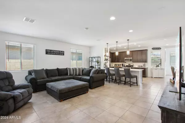 12438 W WAGON WHEEL Drive, Glendale, AZ 85307