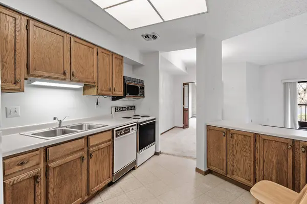 2275 Youngman AVE #207W, Saint Paul, MN 55116