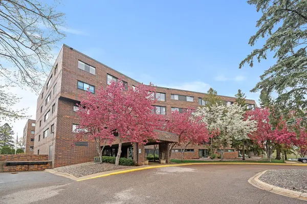 2275 Youngman AVE #207W, Saint Paul, MN 55116