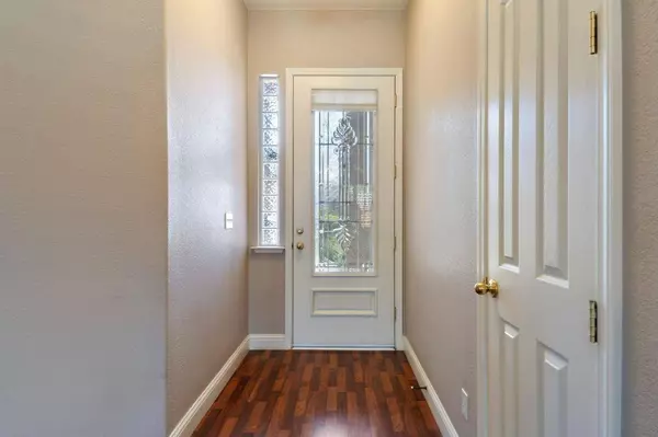 1838 N Joshua Avenue, Clovis, CA 93619