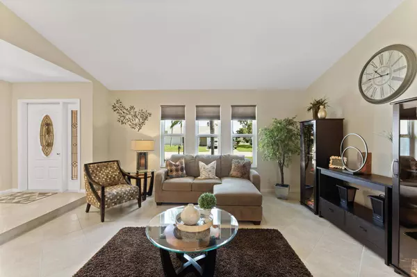 7798 S Nemec DR, Lake Clarke Shores, FL 33406