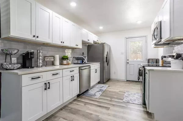 506 SW 15th Street, Grand Prairie, TX 75051