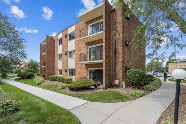 9716 S Karlov Avenue #107, Oak Lawn, IL 60453