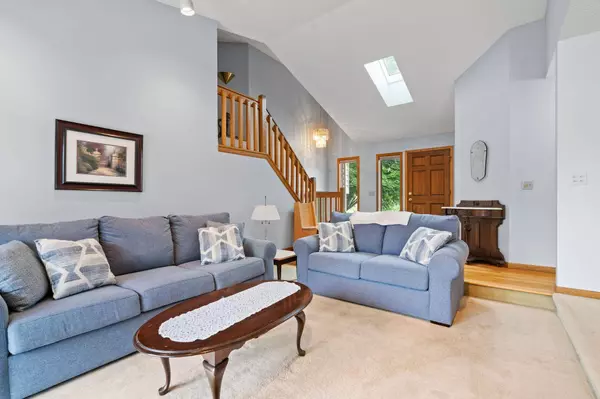 7209 W 114th ST, Bloomington, MN 55438