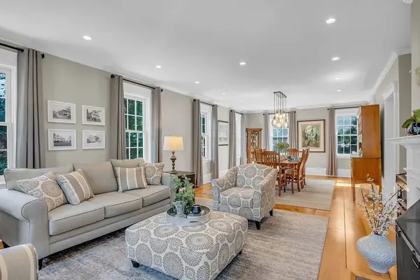 305 S Main St, Andover, MA 01810