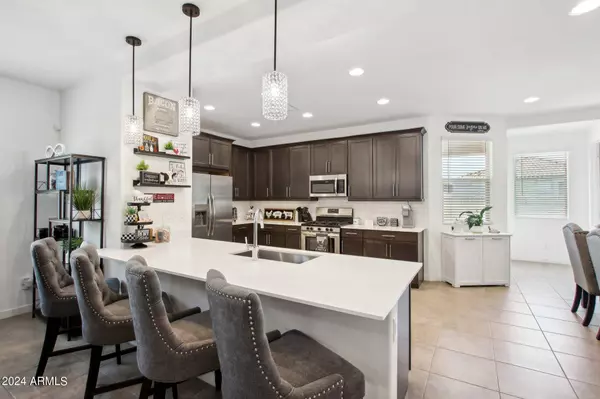 12438 W WAGON WHEEL Drive, Glendale, AZ 85307