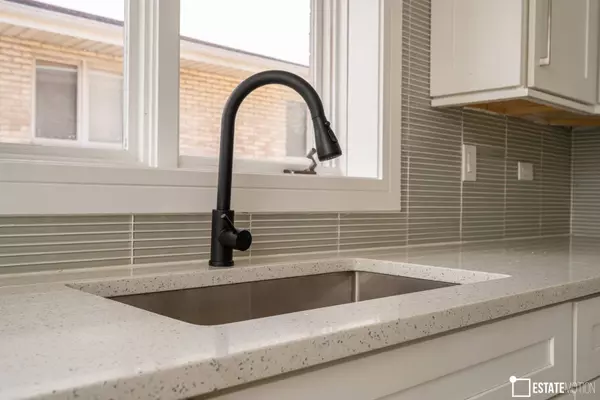 8034 Nordica Avenue, Burbank, IL 60459