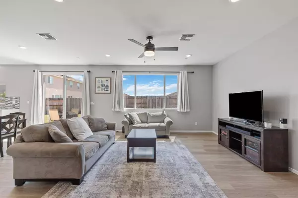 2040 N Redda Road, Fresno, CA 93737