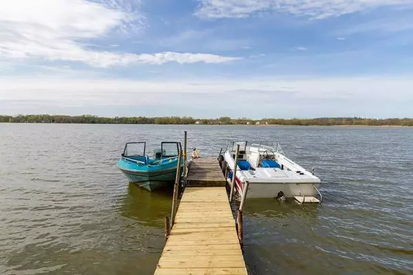 28406 W Park AVE, Wauconda, IL 60084