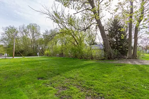 28406 W Park AVE, Wauconda, IL 60084