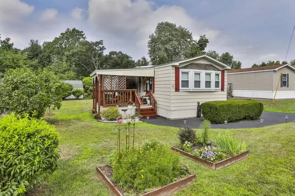 13 Cottonwood LN, Merrimack, NH 03054