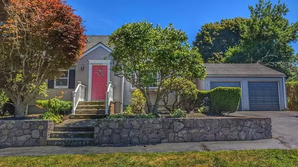 12 Dahlia Ave, Peabody, MA 01960