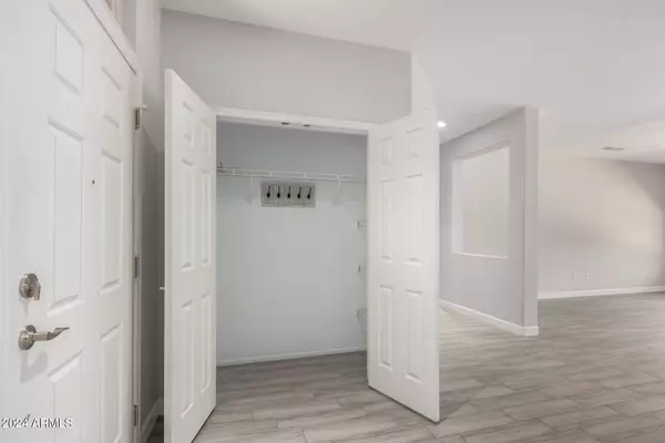 15631 W BETHESDA Court, Surprise, AZ 85374