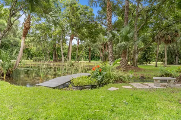 8225 90th AVE, Vero Beach, FL 32967