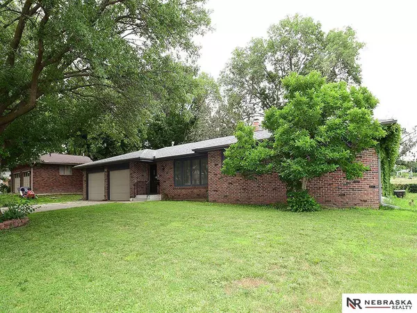 2111 Canterbury Lane, Lincoln, NE 68512