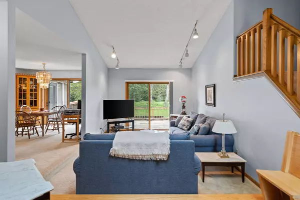 7209 W 114th ST, Bloomington, MN 55438