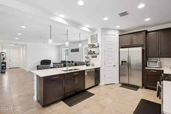 12438 W WAGON WHEEL Drive, Glendale, AZ 85307