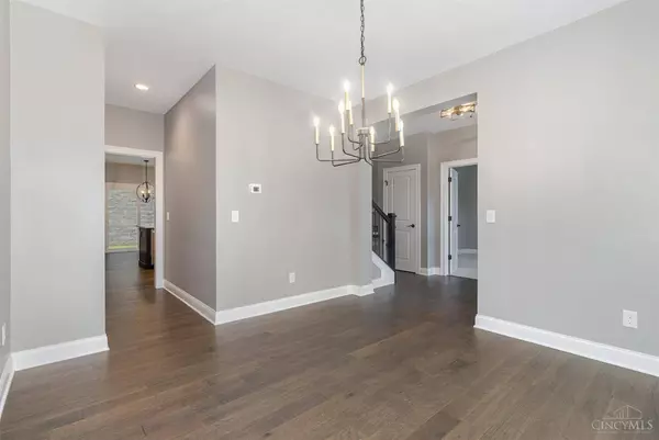 9658 Waxwing Dr, Blue Ash, OH 45241