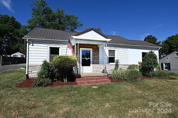 1241 11th ST NW, Hickory, NC 28601