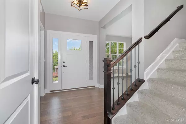 9658 Waxwing Dr, Blue Ash, OH 45241