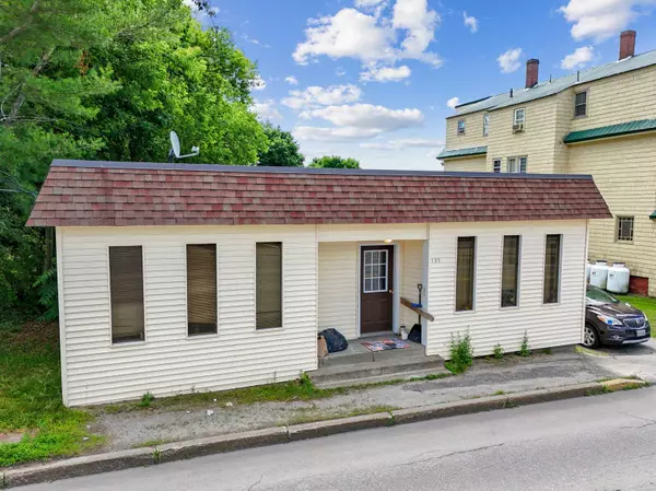 135 College AVE, Waterville, ME 04901