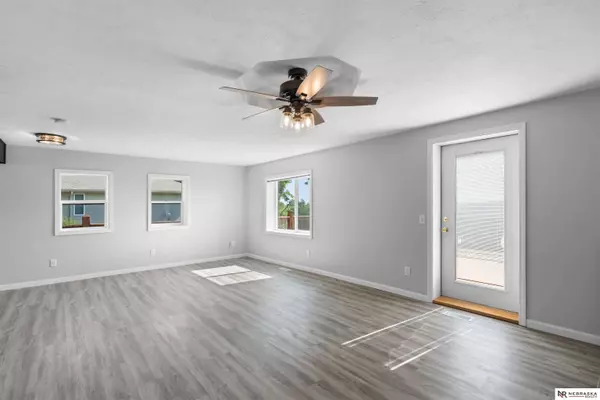 503 S 15th Street, Fort Calhoun, NE 68023