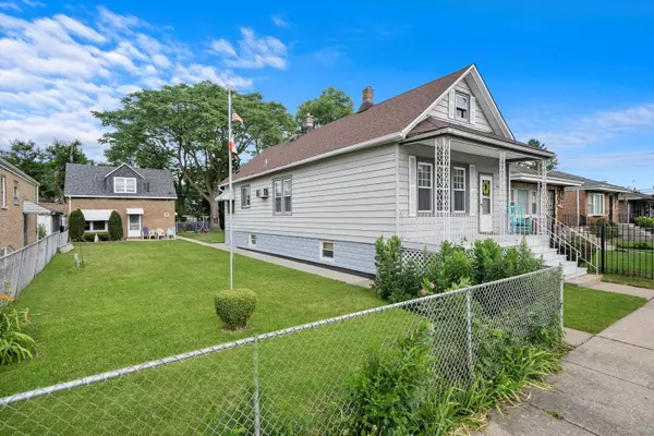 4832 S Ridgeway AVE, Chicago, IL 60632