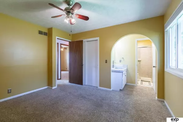 12930 Cady Avenue, Omaha, NE 68164