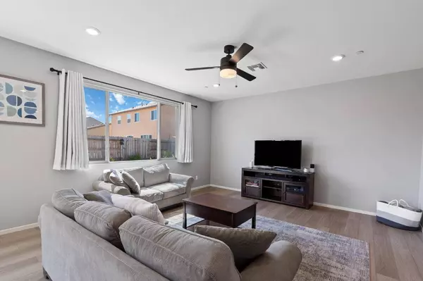 2040 N Redda Road, Fresno, CA 93737