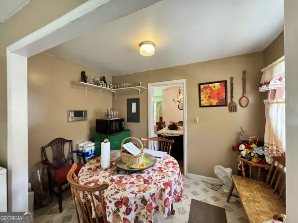 270 Chenault PL NW, Atlanta, GA 30314