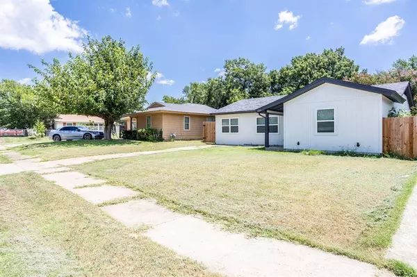 506 SW 15th Street, Grand Prairie, TX 75051