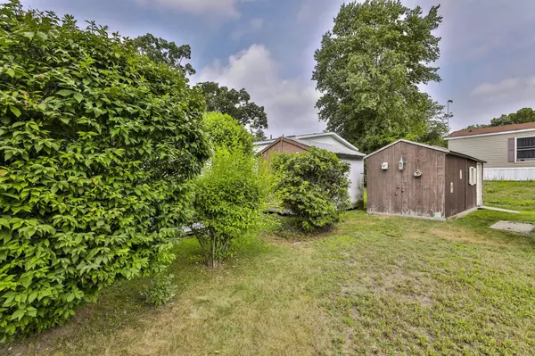 13 Cottonwood LN, Merrimack, NH 03054