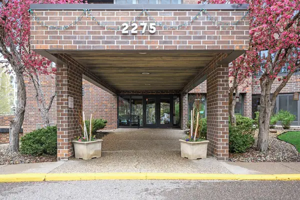 2275 Youngman AVE #207W, Saint Paul, MN 55116