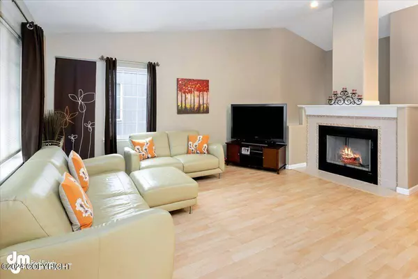 6301 Laurel ST, Anchorage, AK 99507