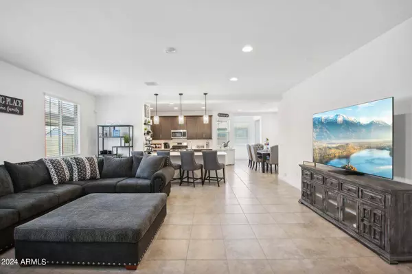 12438 W WAGON WHEEL Drive, Glendale, AZ 85307