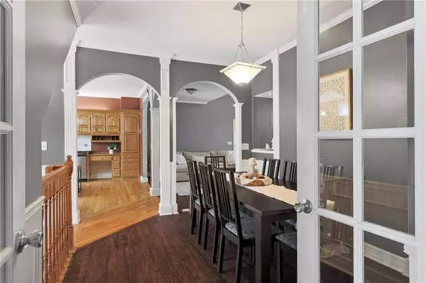 2117 SW Park AVE, Blue Springs, MO 64015