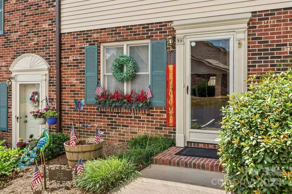 1330 5th ST, Hickory, NC 28601