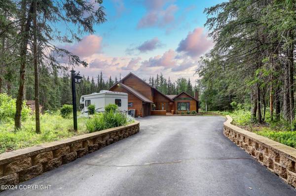 9246 Grover DR, Anchorage, AK 99507