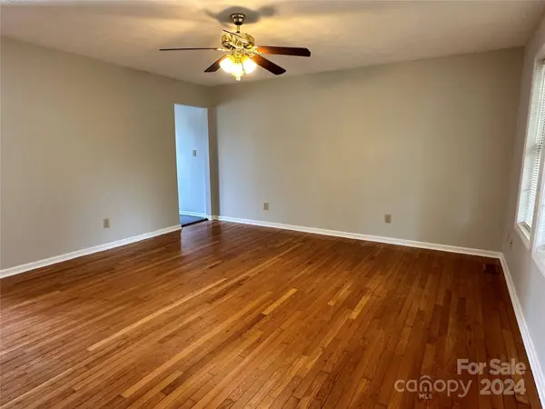 5279 TORNADO CIR, Granite Falls, NC 28630