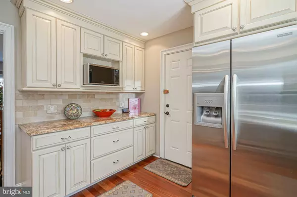 9 ROLLINGWOOD DR, Voorhees, NJ 08043