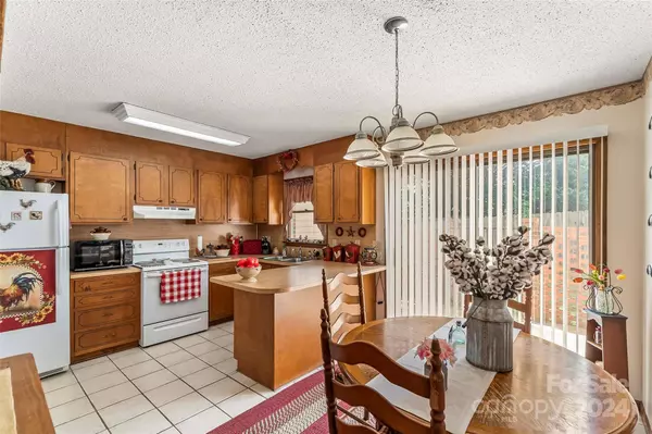 1330 5th ST, Hickory, NC 28601